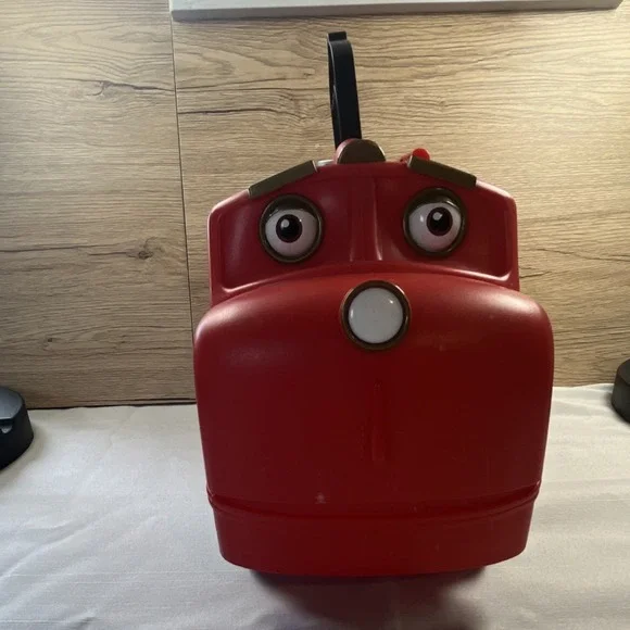 Chuggington Wilson Train Carrying Case 18 Compartments Red Plastic Storage Box - Picture 3 of 8